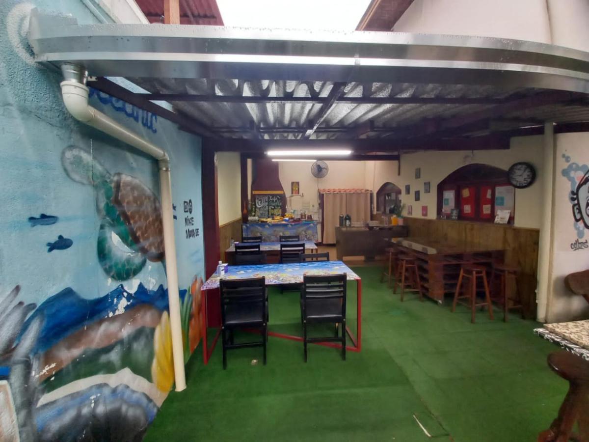 Oceanic Hostel Balneário Camboriú エクステリア 写真