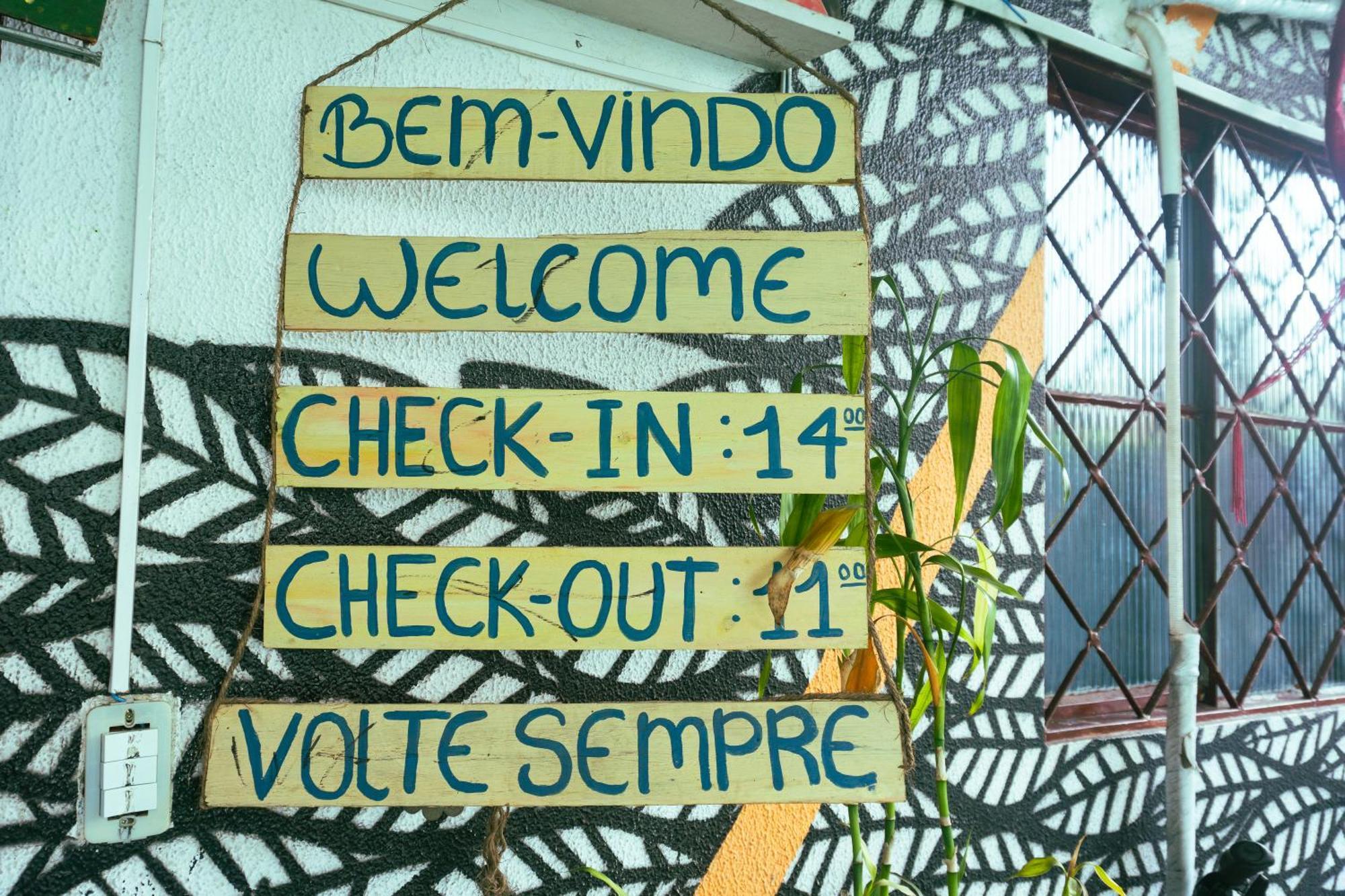 Oceanic Hostel Balneário Camboriú エクステリア 写真